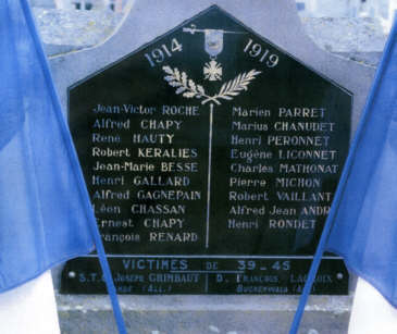 Monument aux Morts de Saint-Genest (03)